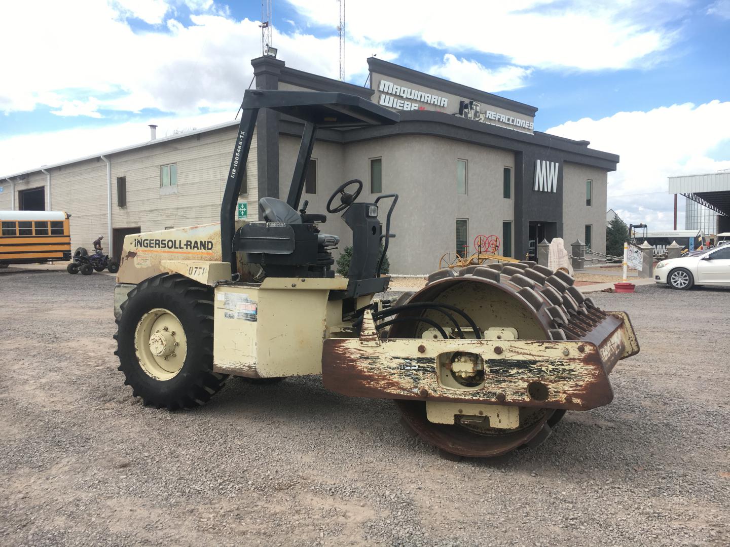 ./imagenes/INVOICE/2019/15520/COMPACTADOR PATA DE CABRA INGERSOLL RAND SD-70F PRO-PAC (1).JPG